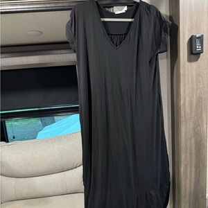 Black short sleeve maxi